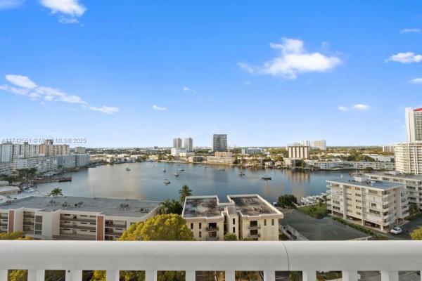 GOLDEN SURF TOWERS CONDO