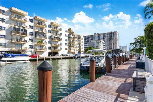 EASTERN MARINE CONDO