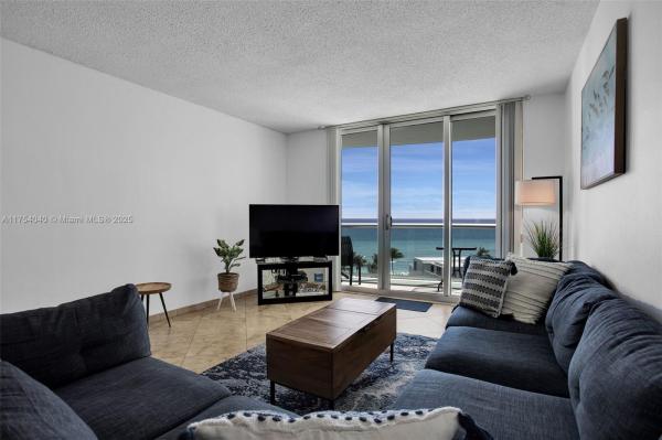 3901 S OCEAN DR #8M, HOLLYWOOD, FL 33019