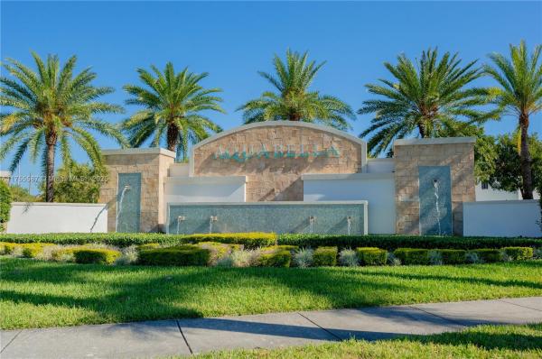 AQUABELLA SECTION ONE