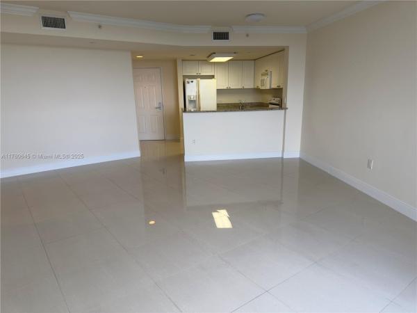 19501 W COUNTRY CLUB DR #911, AVENTURA, FL 33180