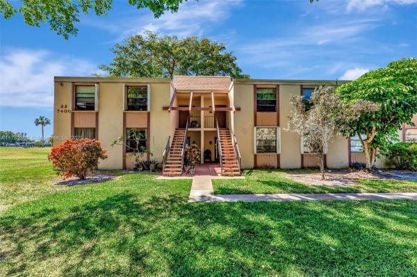 22 OF PALM SPRINGS 3 COND