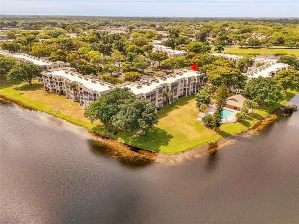 Pine Island Ridge Condo