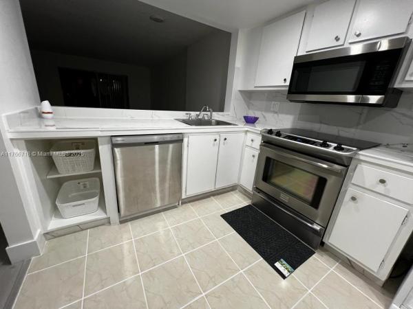 Isles Of Inverrary #2 Con