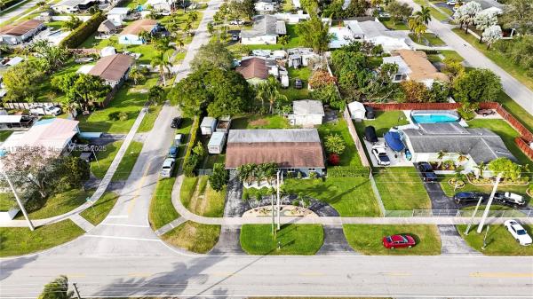 UNIVERSAL ESTATES SOUTH