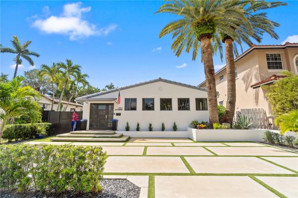 HOLLYWOOD LAKES SECTION