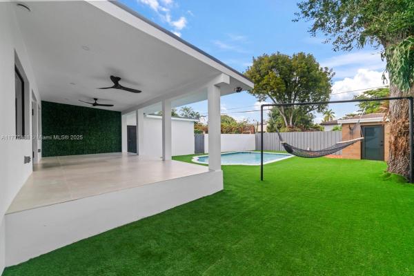 REV PL OF COUNTRY CLUB ES