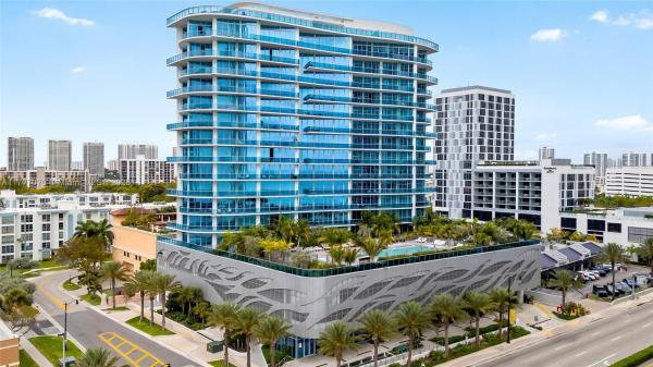17550 COLLINS AVE #903, SUNNY ISLES BEACH, FL 33160