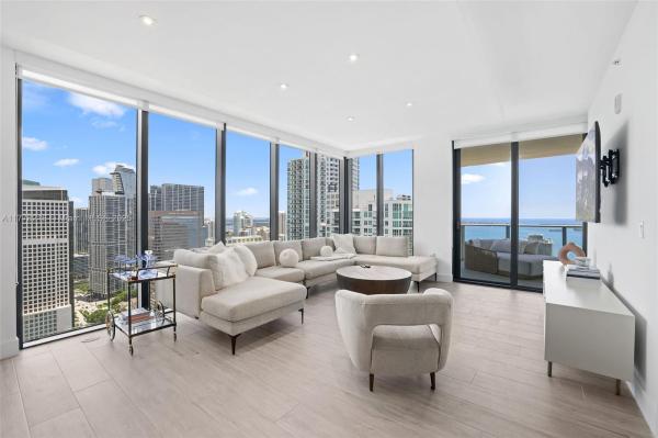 1010 BRICKELL AVE #4301, MIAMI, FL 33131