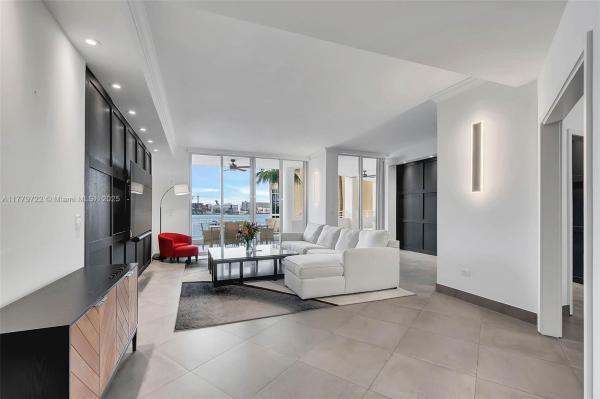 THREE TEQUESTA POINT COND