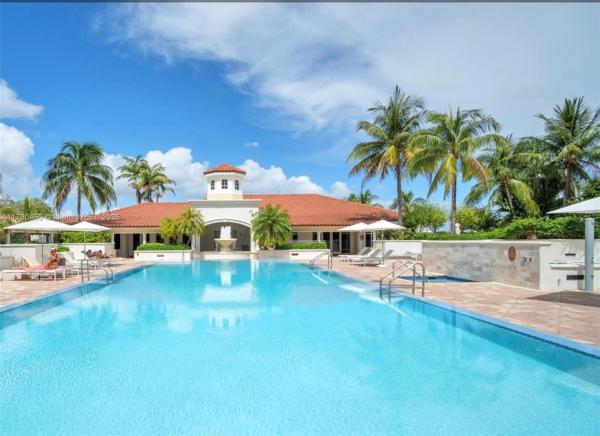 TURNBERRY VLG NO TOWER CO