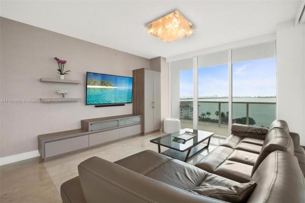 BAY HOUSE MIAMI CONDO