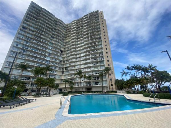 BRICKELL TOWNHOUSE CONDO