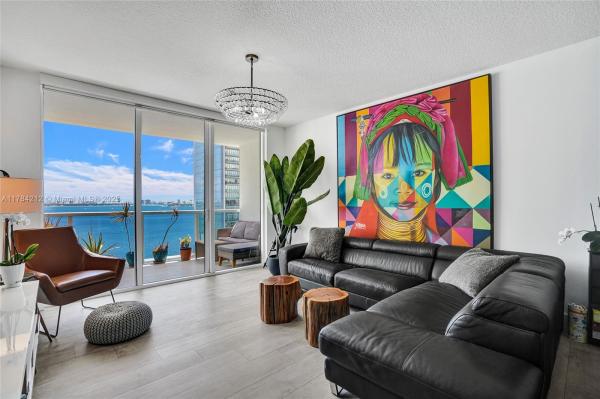 BAY HOUSE MIAMI CONDO