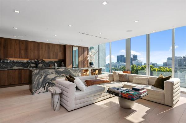 90 SW 3RD ST #PH-14, MIAMI, FL 33130