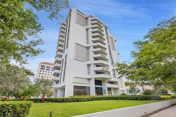 GABLES PARK TOWER CONDO