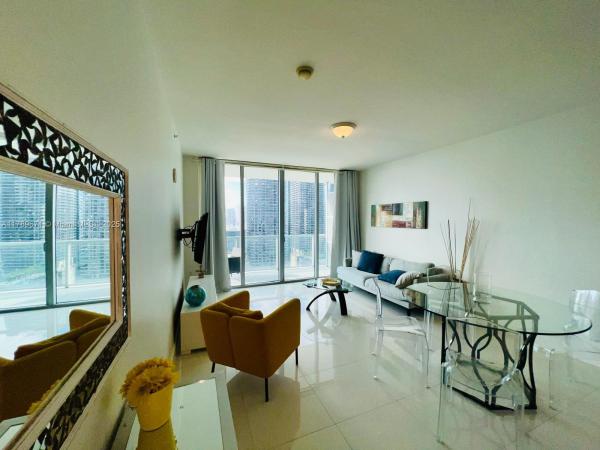 THE AXIS ON BRICKELL II C