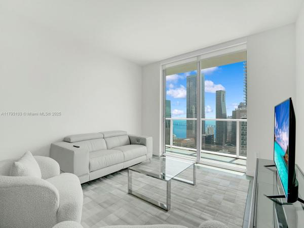 1100 S MIAMI AVE #3704, MIAMI, FL 33130