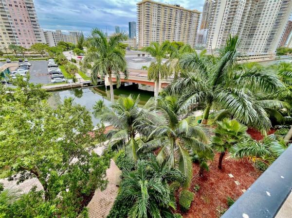 17150 N BAY RD #2511, SUNNY ISLES BEACH, FL 33160