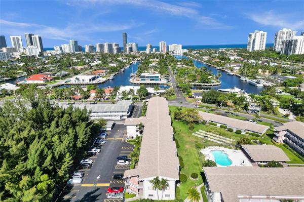 GOLDEN ISLES CONDO APTS