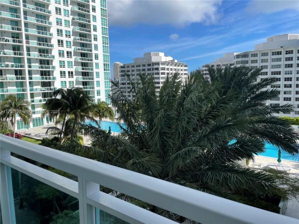 THE PLAZA 901 BRICKELL CO