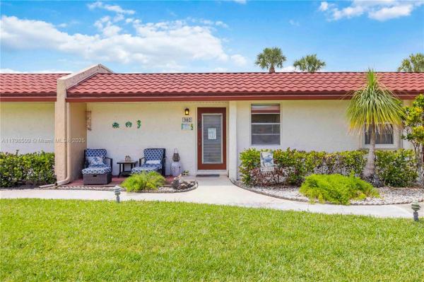 GOLDEN LAKES VILLAGE COND