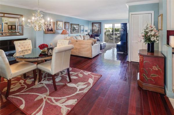 KINGS POINT IMPERIAL COND