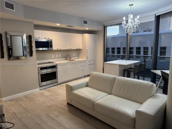 55 SW 9TH ST #2808, MIAMI, FL 33130