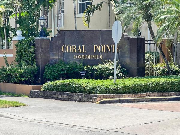 CORAL POINTE TOWNHOMES CO