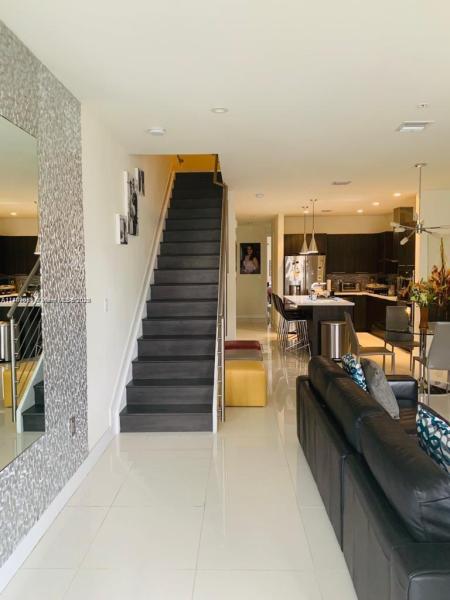 LANDMARK AT DORAL CONDO N