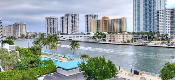 800 PARKVIEW DR #619, HALLANDALE BEACH, FL 33009