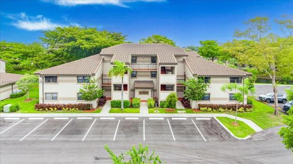 VILLAS DE VENEZIA CONDO