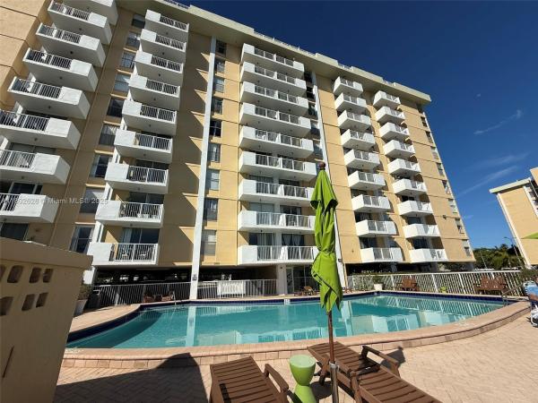 KEYSTONE TOWERS CONDO