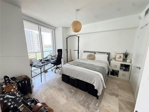 ICON BRICKELL NO TWO