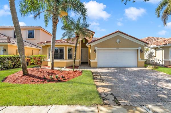 POD 8 AT MONARCH LAKES