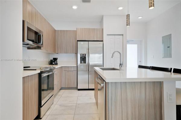 URBANA AT THE RESIDENCES