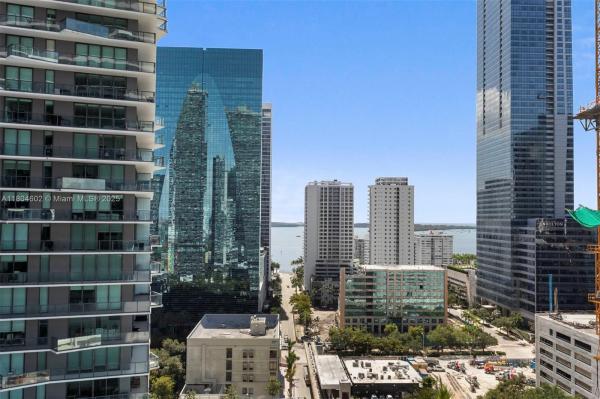 INFINITY AT BRICKELL COND