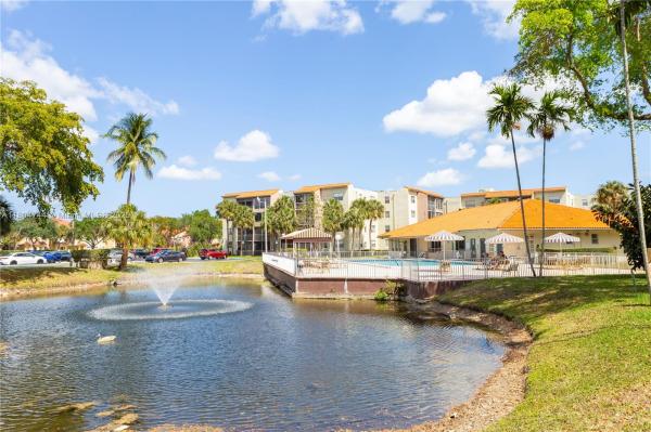 COURTYARDS OF BROWARD