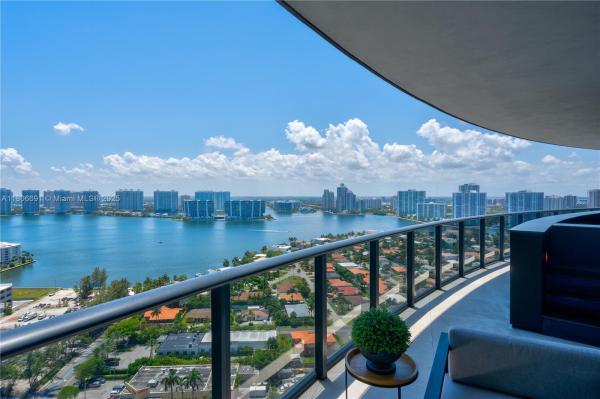 18555 COLLINS AVE #2403, SUNNY ISLES BEACH, FL 33160