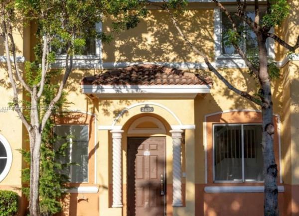 SHOMA TOWNHOMES AT KEYSCO