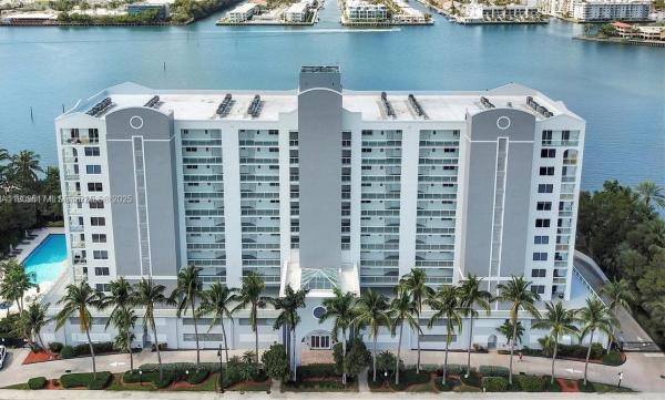 17050 N BAY RD #401, SUNNY ISLES BEACH, FL 33160