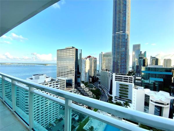950 BRICKELL BAY DR #2607, MIAMI, FL 33131