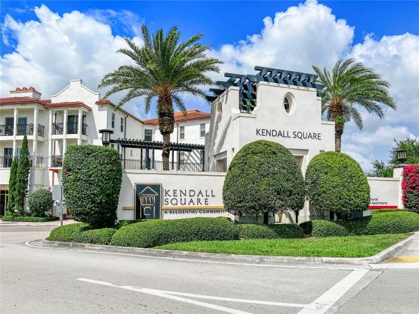 KENDALL COMMONS TOWNHOMES