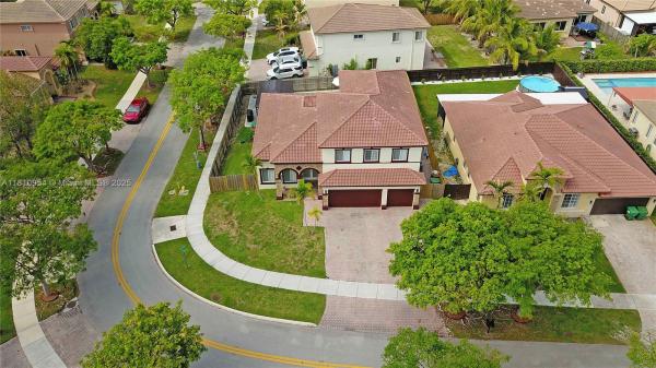 LAKES BY THE BAY AMBER