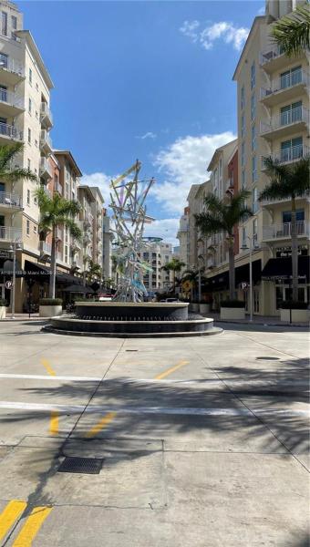 DOWNTOWN DADELAND CONDO N
