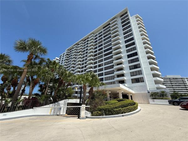 600 THREE ISLANDS BLVD #101, HALLANDALE BEACH, FL 33009