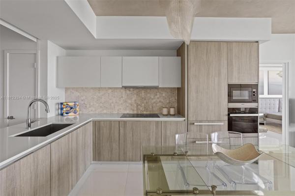 BISCAYNE BEACH CONDO