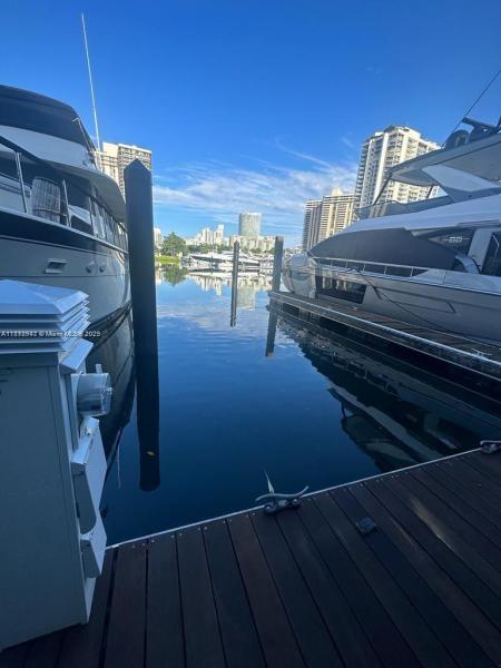 YACHT CLUB AT AVENTURA