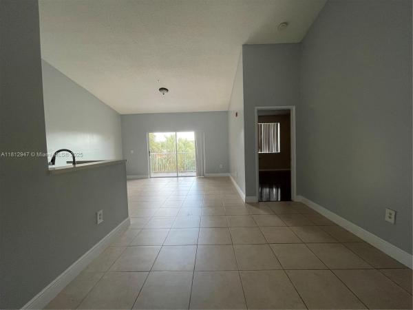 COURTYARDS AT DAVIE CONDO