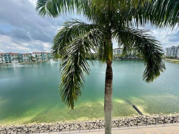 URBANA AT THE RESIDENCES